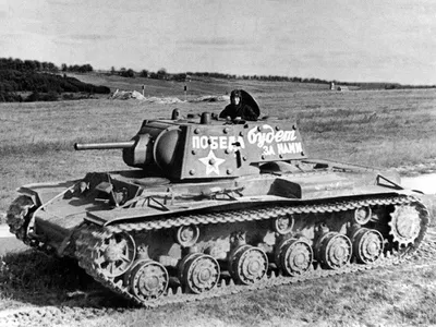 Рота Петрова: как четыре танка КВ-1 дали отпор дивизии \"Викинг\" -  Российская газета