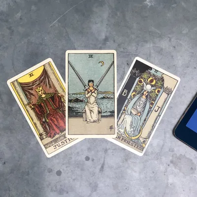 9 Best Tarot Books to Learn How to Read Tarot Cards