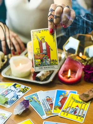 Reading Tarot Cards to Manage My Anxiety | Apartment Therapy