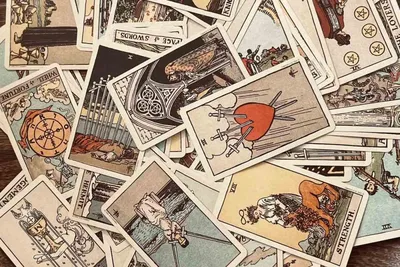 An ultimate guide to tarot card reading – HERO