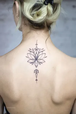 Тату на спине для девушек: красивые эскизы и идеи - tattopic.ru