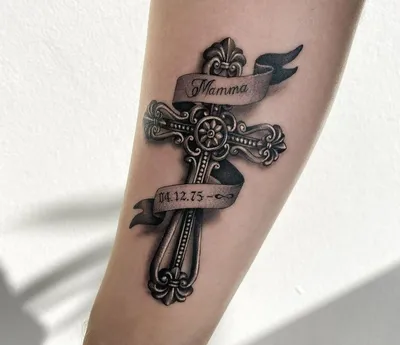 Значение татуировки крест на руке: история, символика, интересные факты -  tattopic.ru