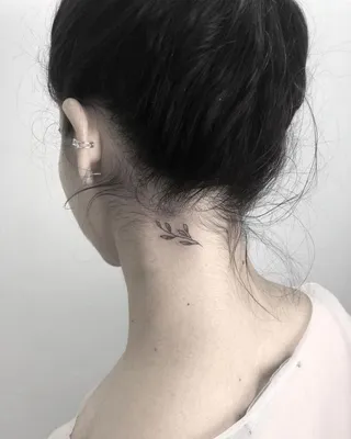 Тату для девушек на шее: китайские иероглифы (ФОТО) - trendymode.ru
