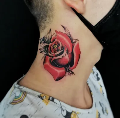 Фото тату розы и череп на шее сделать в тату салоне в Москве по низкой цене