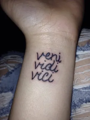 Veni Vidi Amavi Tattoo | Thigh tattoos women, Tattoos for women, Tattoos