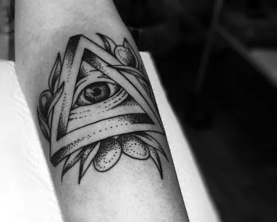 Креативная идея для татуировки. Девушка ведьма, готика, всевидящее око.  Красивый лотос Stock-vektor | Adobe Stock