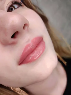 Татуаж губ с натуральным эффектом в Казани — Цены на натуральный  перманентный макияж губ