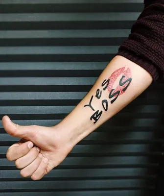 Объясняю, зачем девушки и мужчины делают татуировки надписи | Master Tattoo  | Дзен