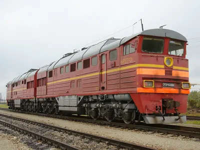 Тепловоз 2ТЭ116-1242Б на ст. Новобелицкая / 2TE116-1242B at Novobelitskaya  station - YouTube