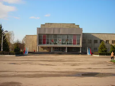 Церковь Введения во храм Пресвятой Богородицы, Тереньга (Тереньгульский  район), фотография. дополнительная информация Створы кованых врат  разрушенного храма Александра Невского, найденные в подполье бывшего  кинотеатра.