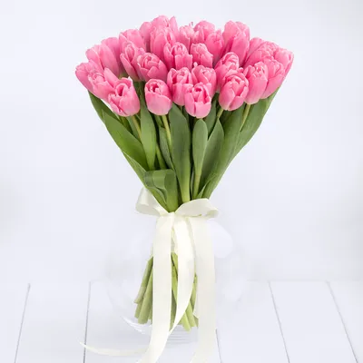 Приобрести букет из 101 розового тюльпана с доставкой, заказать голландский  тюльпан в Днепре от флористический студии Royal-Flowers