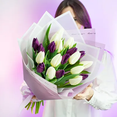 Букет красных тюльпанов 35 шт. в бумаге крафт | Flowers Valley