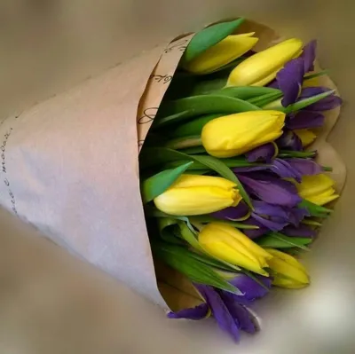 Желтые тюльпаны с Ирисами заказать с доставкой в Челябинске - салон «Дари  Цветы»