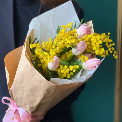 1️⃣ Букет из мимозы и тюльпанов – заказать в Алматы от PRO-BUKET!