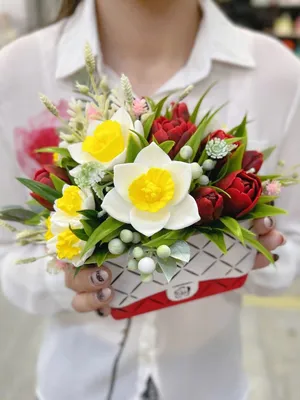 Букеты из тюльпанов и нарциссов - купить с бесплатной доставкой в Москве |  Интернет-магазин цветов Flower-shop.ru