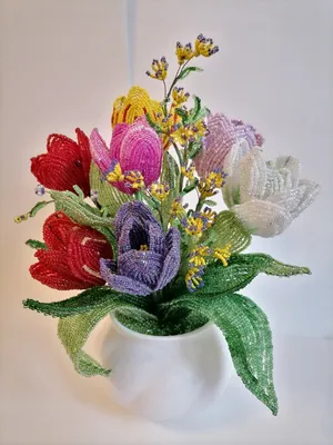 Тюльпаны из бисера фото фотографии