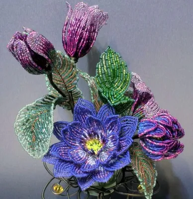 Уникальные изделия из бисера | Проволочные цветы, Бисер, Цветы из бисера