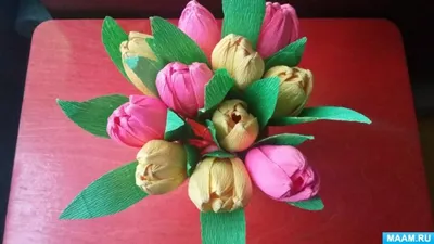 Як зробити тюльпани з гофрованого паперу – 4 покрокових майстер-класи