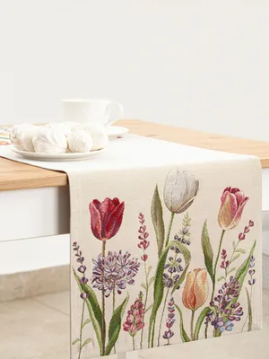 Букет тюльпанов на столе, нежные …» — создано в Шедевруме