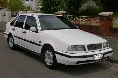 Volvo 440 1.8i (1995) review - AutoWeek