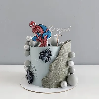 Фото торта человек паук для использования в веб-дизайне