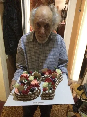 Торт для мужчины с ягодами на заказ в Москве!