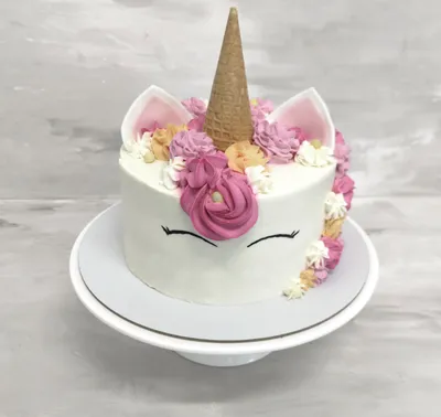 Торт единорог с нежными цветами - скачать png изображение