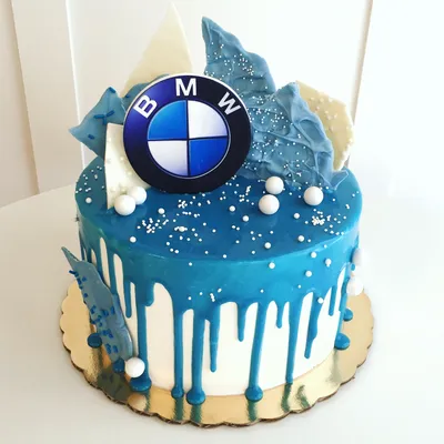 Торт машина БМВ в виде нежного десерта