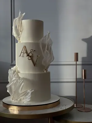 Свадебный ярусный торт | Classic wedding cake, Modern wedding cake, Dream  wedding cake