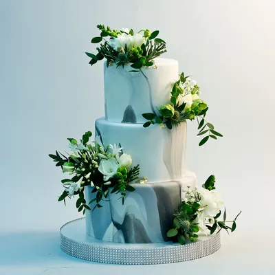 Фото свадебного торта в веб-формате webp