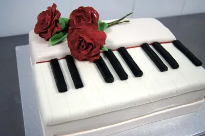 Ilvira's sweet studio - Cake for a piano teacher 🎶 Торт для нашей любимой  учительницы музыки 🎹 😍 Если вы все ещё раздумываете, отдавать ли своё  чадо на музыку, не сомневайтесь, обязательно