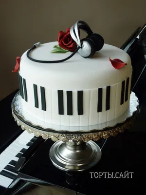 Элегантный пианино-торт в разных форматах