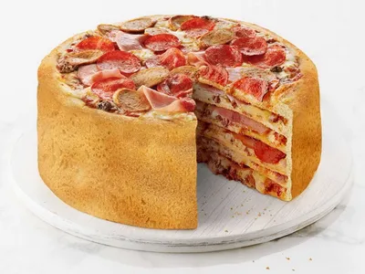 Праздничный торт в виде пиццы