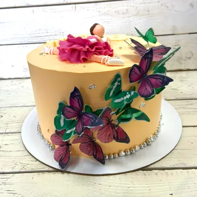 Торт с бабочками: Подскажите, как прикрепить бабочек на торт?