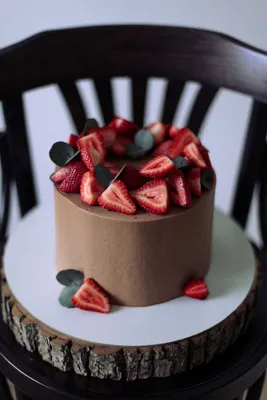 Увидеть и насладиться: торт с аппетитными ягодами