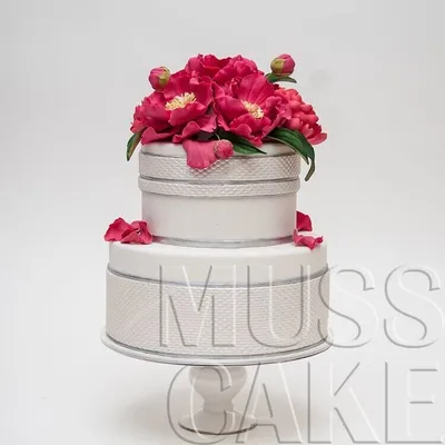 Двухъярусный Белоснежный Свадебный торт с КРУЖЕВАМИ и инициалами  молодоженов, торт на заказ Люберцы