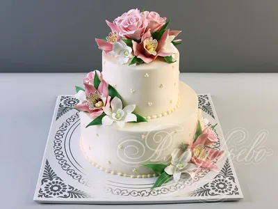 Торт «Свадебный с лилиями»