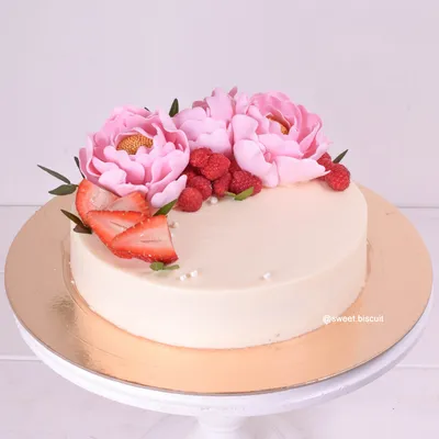 Торт с сахарными Лилиями!!! 💗 Все цветы и листья слеплены из сахарной  мастики!!! 🌸🌸🌸 | ВКонтакте
