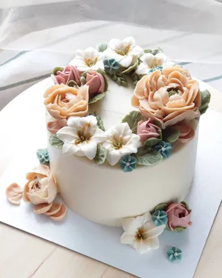 Торт с цветами №1240 по цене: 2500.00 руб в Москве | Lv-Cake.ru