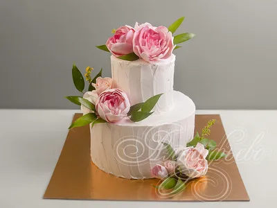 Торт к праздничному торжеству без мастики \"с цветами из крема Любимые розы\"  можно приобрести по хорошей стоимости от 2950.00 руб/кг