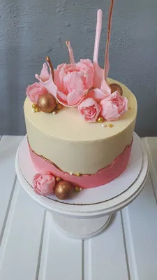 Торт с зайкой из мастики и цветами | | Бисквит