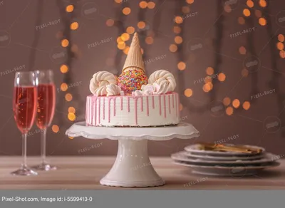 Торт с Шампанским 21116320 стоимостью 8 400 рублей - торты на заказ  ПРЕМИУМ-класса от КП «Алтуфьево»