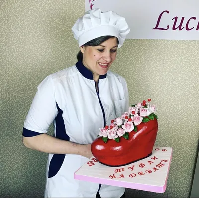 Торт женщине с туфелькой (80) - купить на заказ с фото в Москве