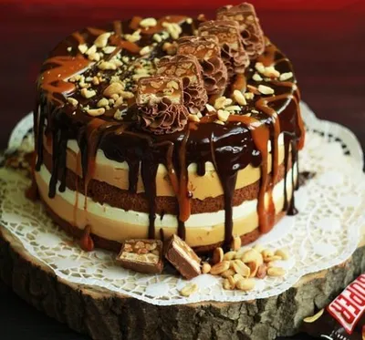 Фото торта Сникерс с безе: добавьте вкуса в вашу жизнь