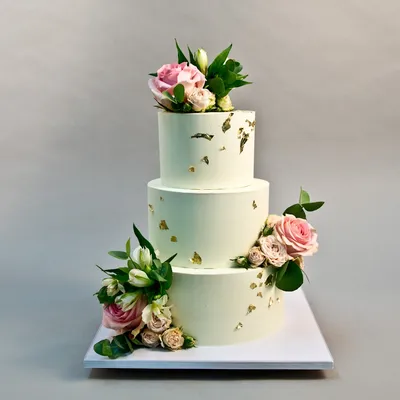Нежный свадебный торт без мастики для скачивания