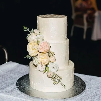Впечатляющий торт свадебный без мастики