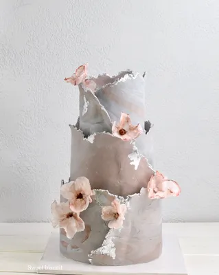 Свадебный мраморный торт с вафельными цветами от Свит Бисквит - Свит Бисквит