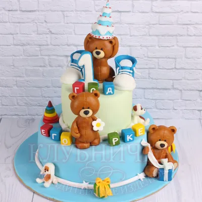 Торт с сладкими украшениями - фото в формате webp