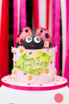 Modern Ladybug Baby Shower — Baby Shower | Ladybug cakes, Birthday cake  kids, Baby shower cakes