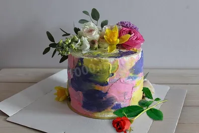 Фотография торта с весенней тематикой